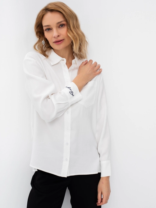 Объемная блузка с вышивкой на манжете